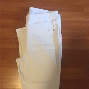 NWOT Old Navy Rockstar Jeggings